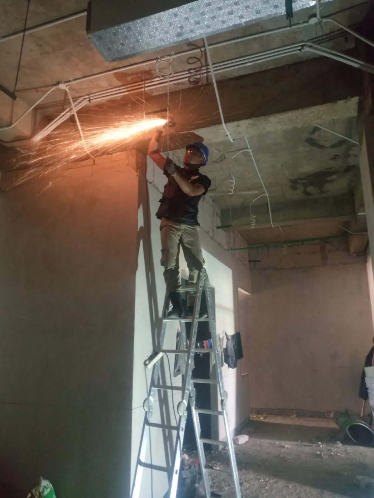 Pemasangan Wall Bed Head